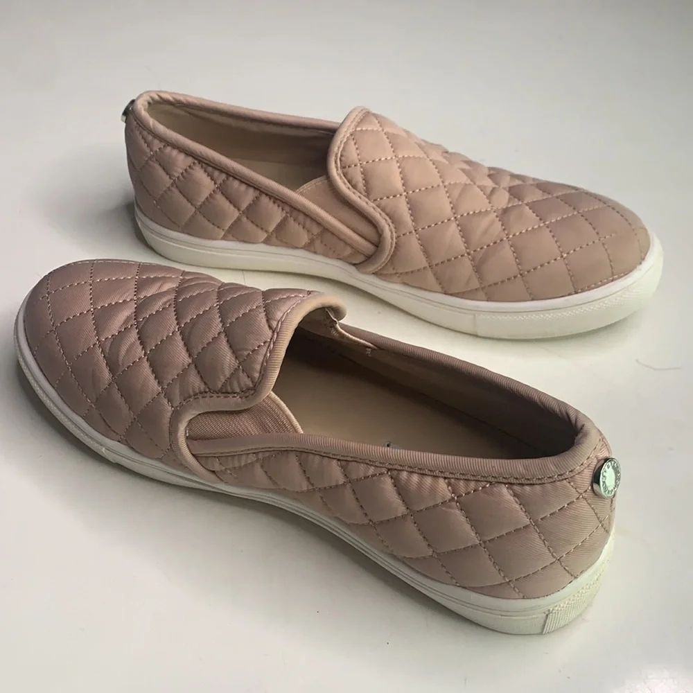Steve Madden Quilted Slip On Sneaker Casual Rose Blush neutral 6